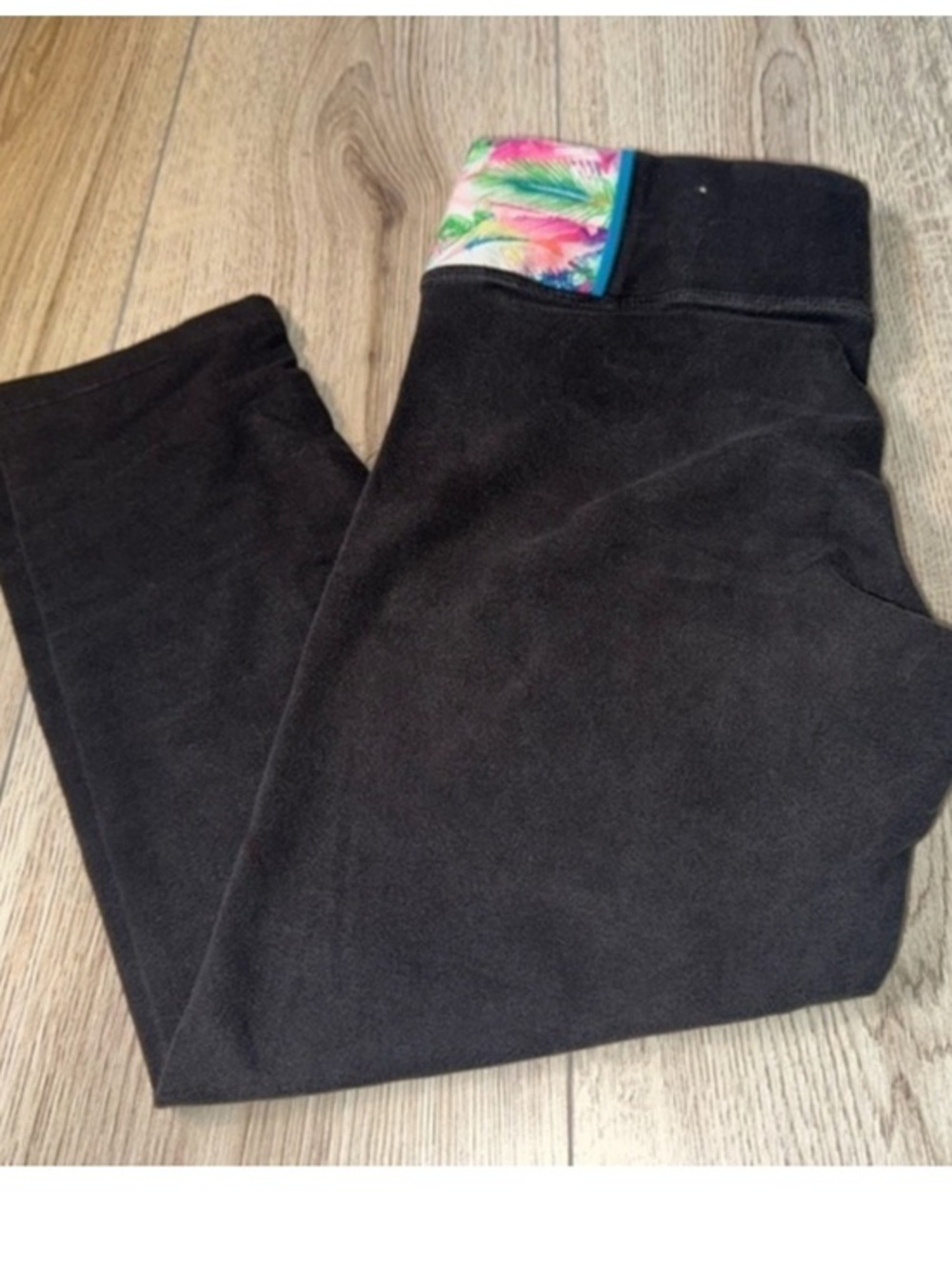 Victoria’s Secret pink yoga black leggings tights Capri crop cropped